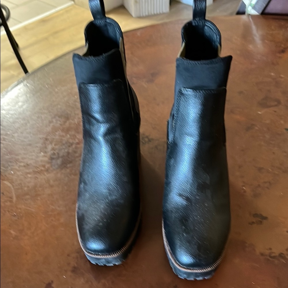 Black Leather Chelsea Ankle Boots